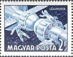 Colnect-705-575-Astronauts.jpg