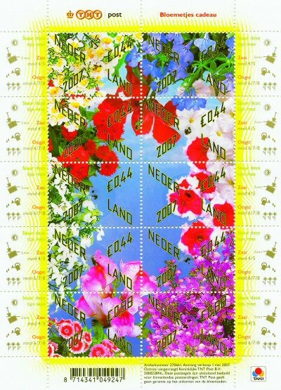 Colnect-669-794-Gift-Flowers.jpg