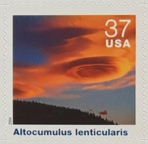 Colnect-5622-989-Altocumulus-Lenticularis.jpg